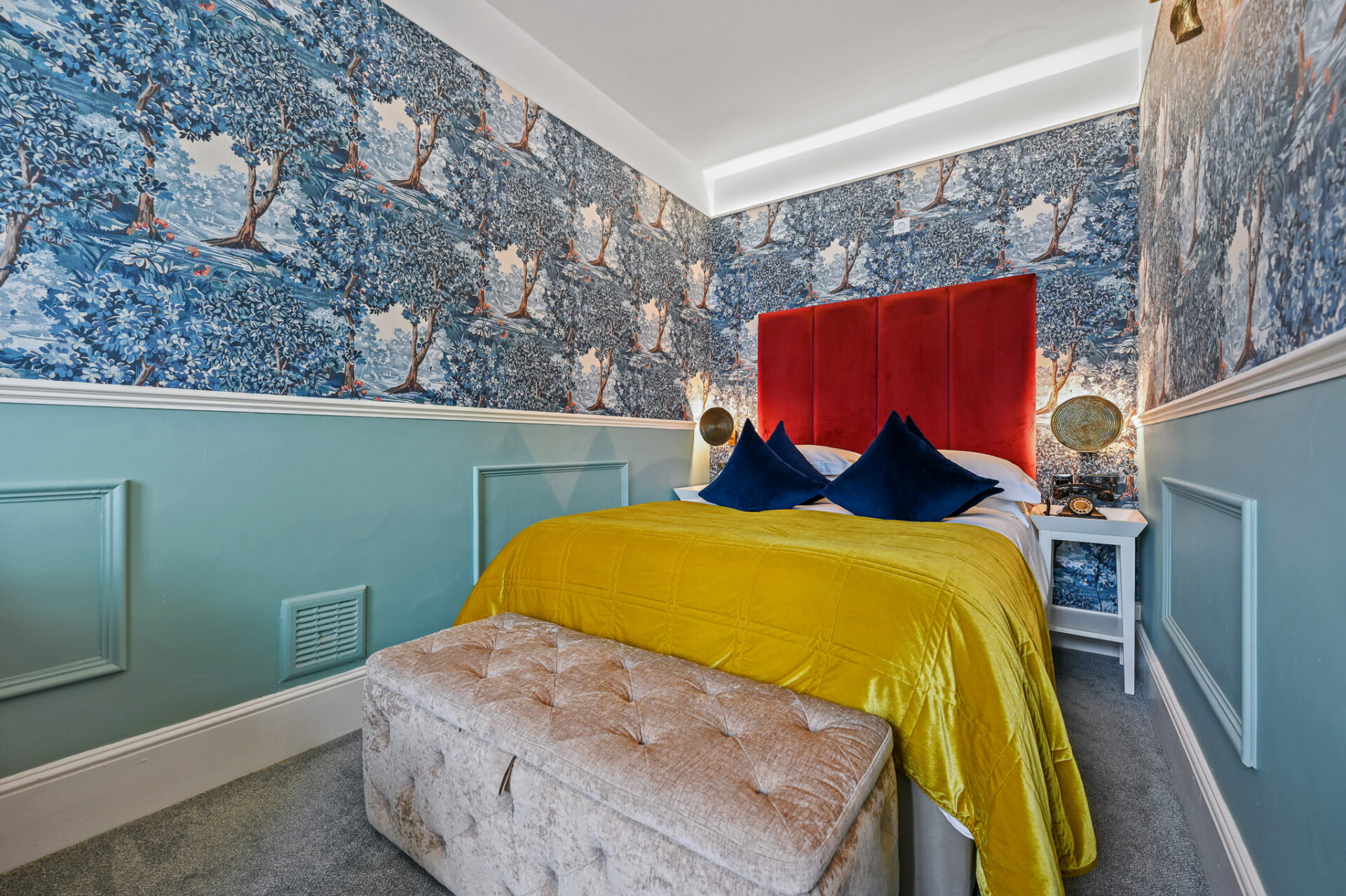 Room 24 – 19 (1)