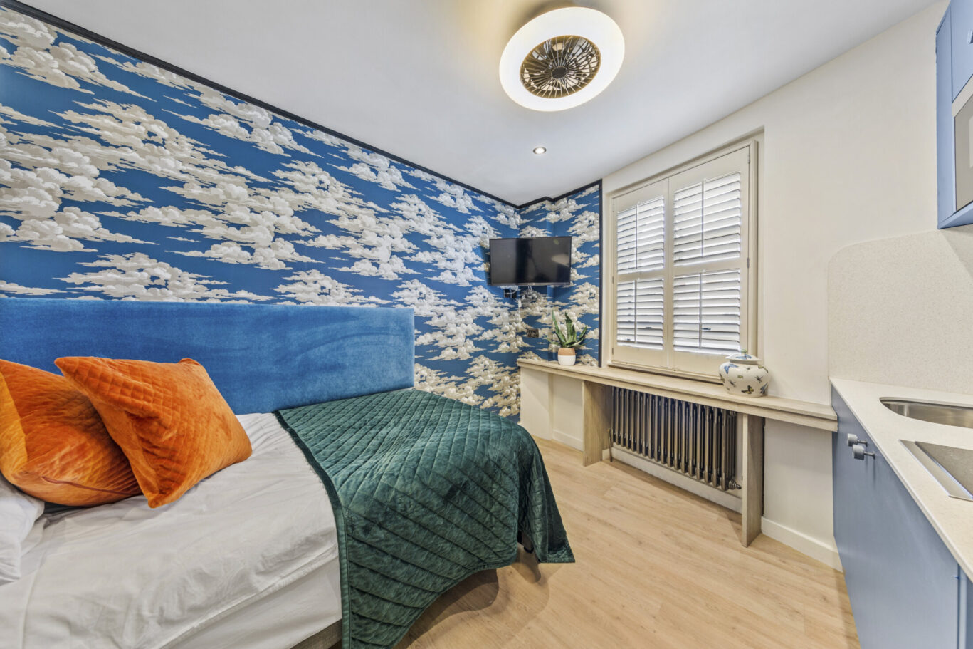 VancouverHotelWeb01